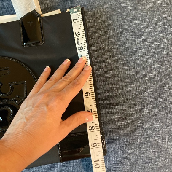 NWT Tory Burch Ella Black Patent Logo Tote with Signature Double T Logo - Picture 17 of 17